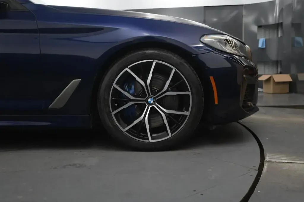 BMW 5 Series photo 20