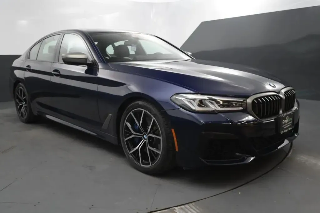 BMW 5 Series photo 7