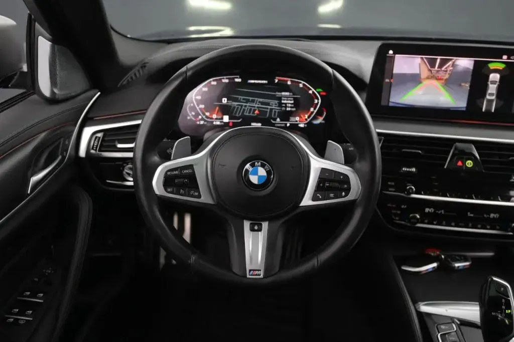 BMW 5 Series photo 39
