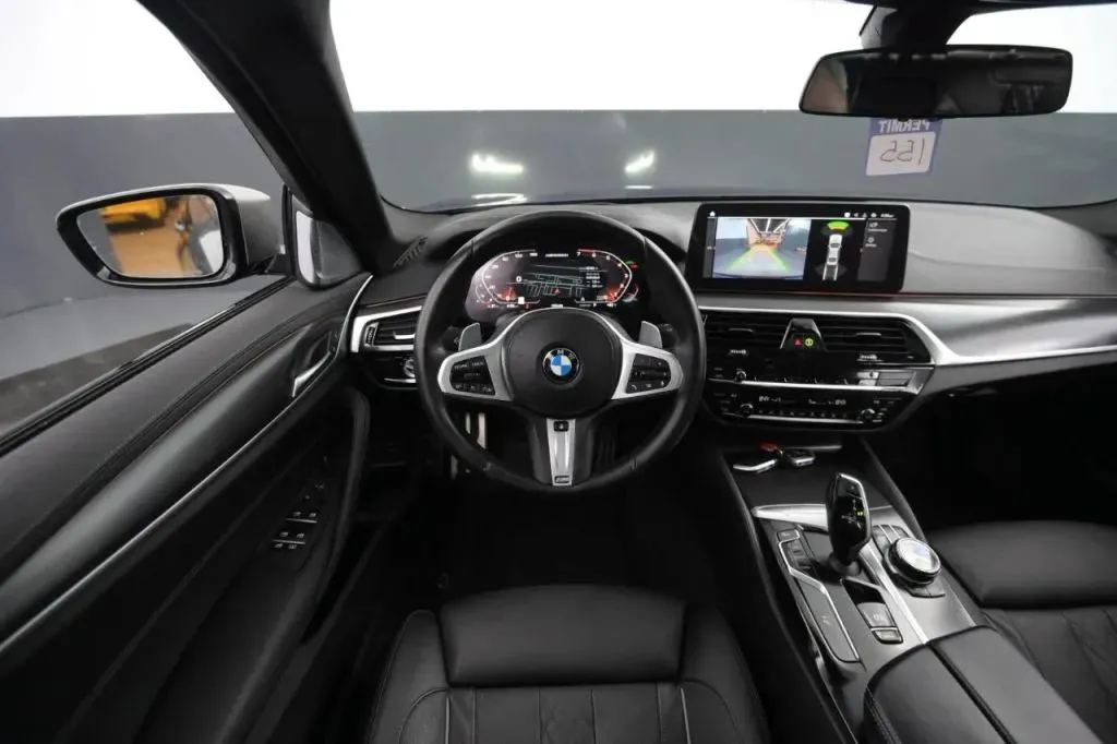 BMW 5 Series photo 38