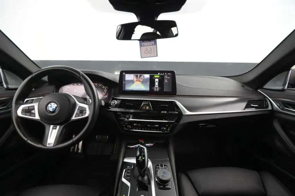 BMW 5 Series photo 33