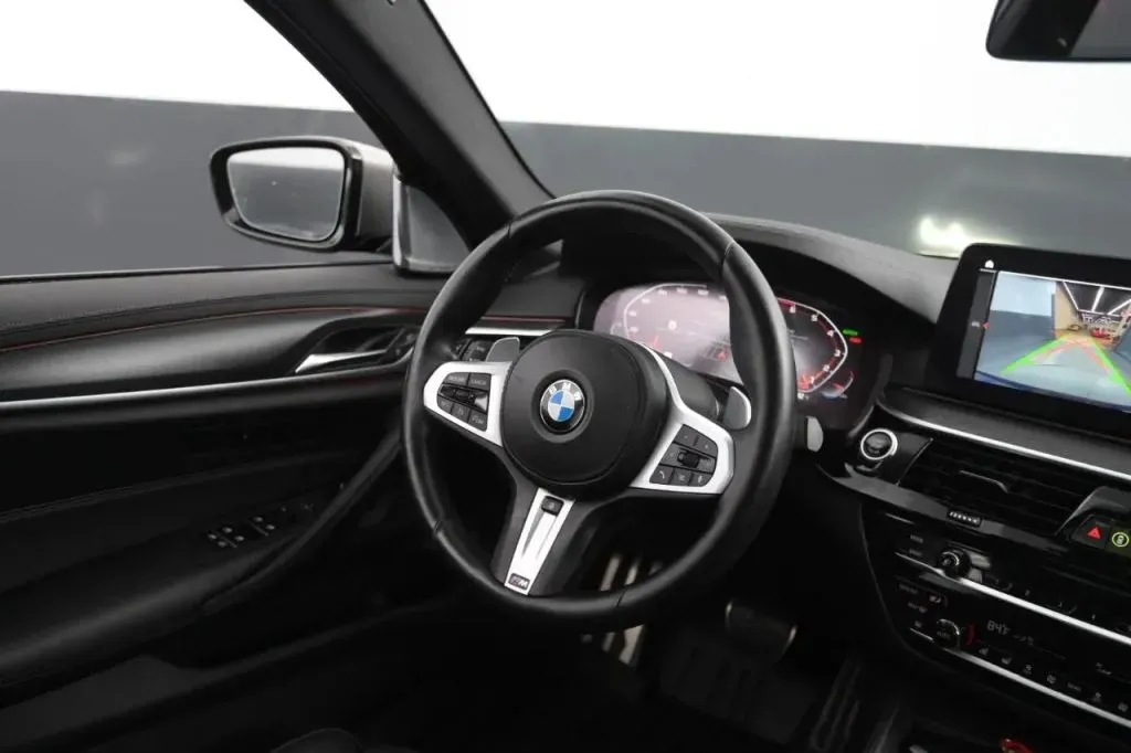 BMW 5 Series photo 36