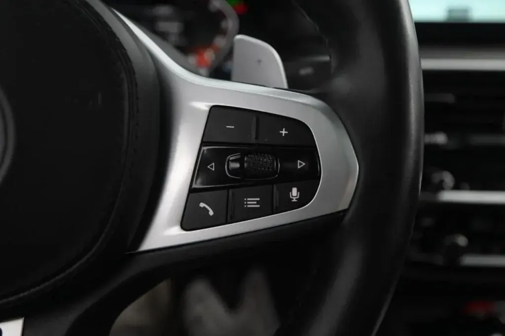 BMW 5 Series photo 25
