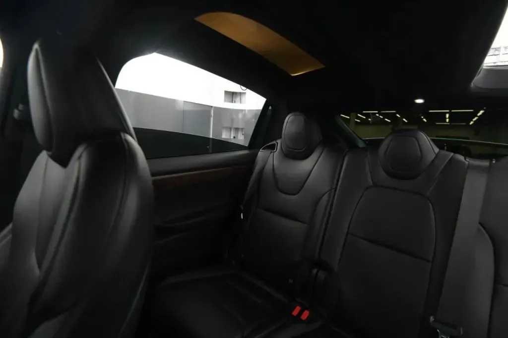 Tesla Model X photo 40