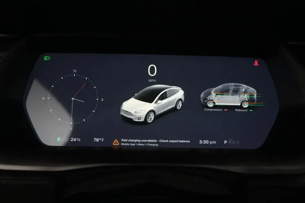 Tesla Model X photo 23