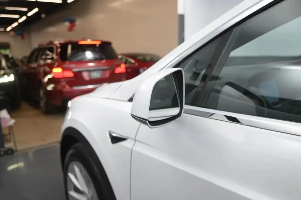 Tesla Model X photo 14