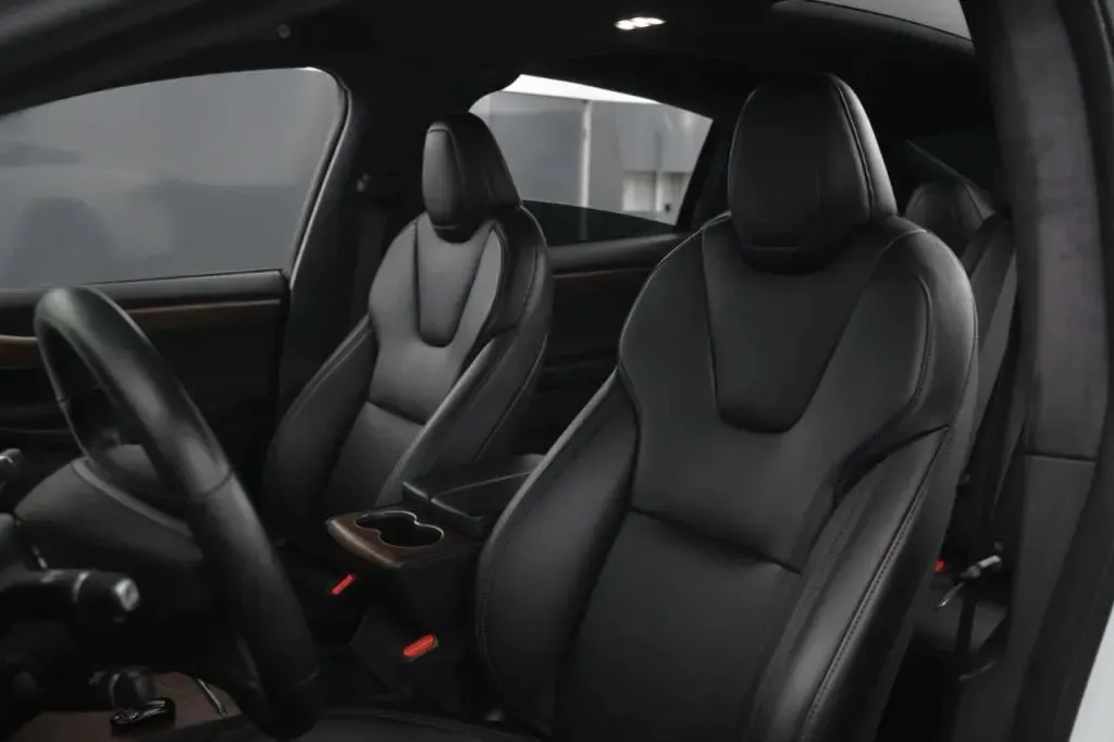 Tesla Model X photo 39
