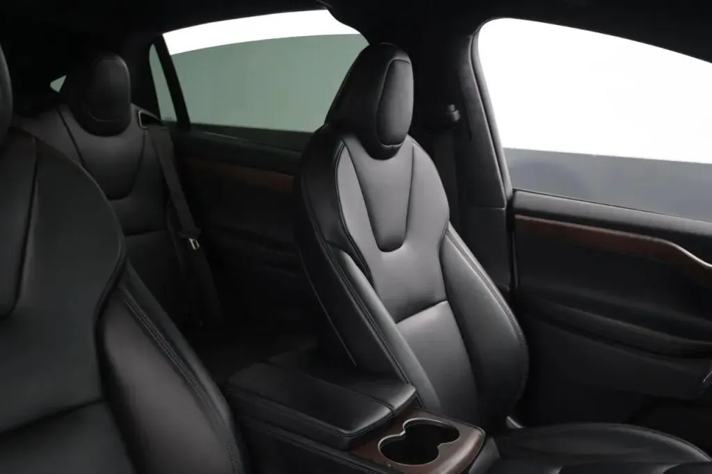 Tesla Model X photo 50