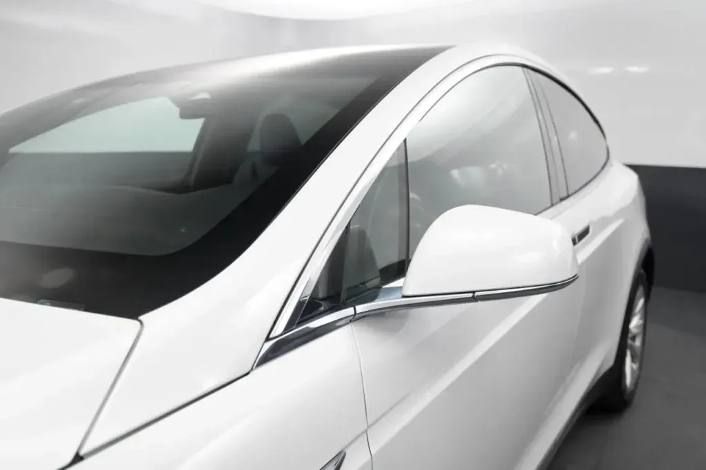 Tesla Model X photo 11
