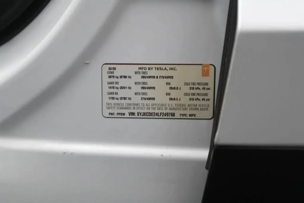 Tesla Model X photo 22
