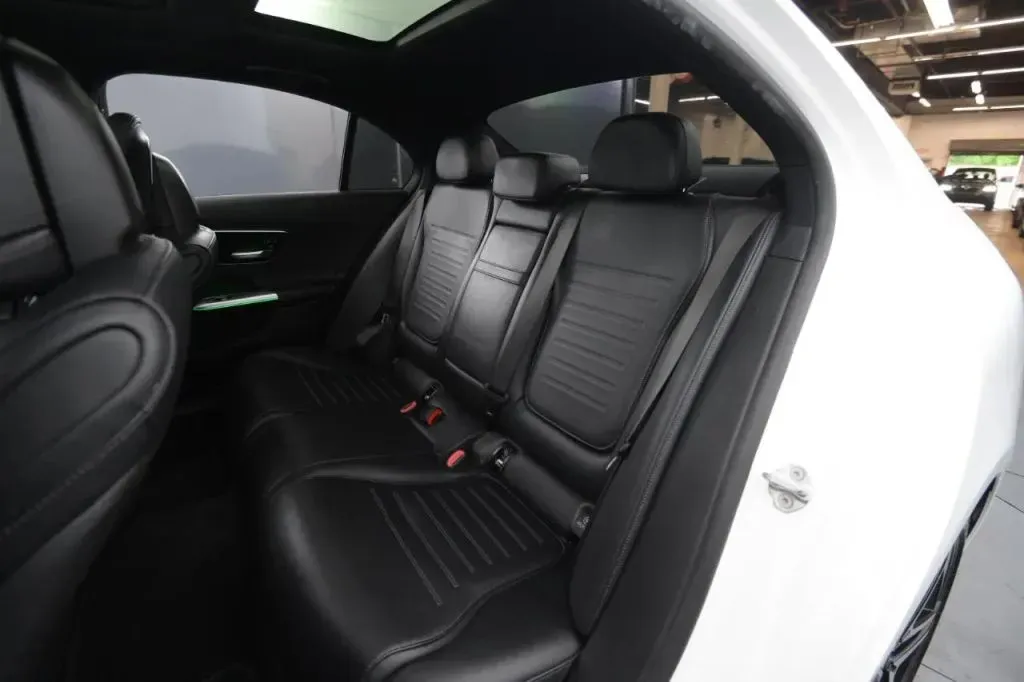 Mercedes-Benz C-Class photo 43
