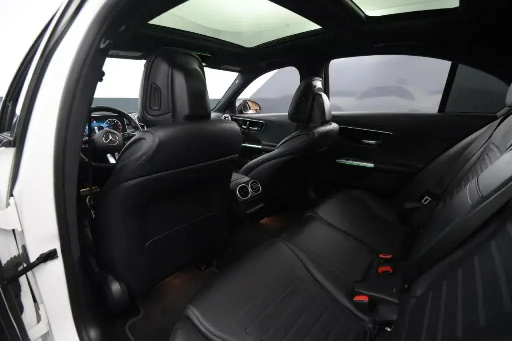 Mercedes-Benz C-Class photo 42