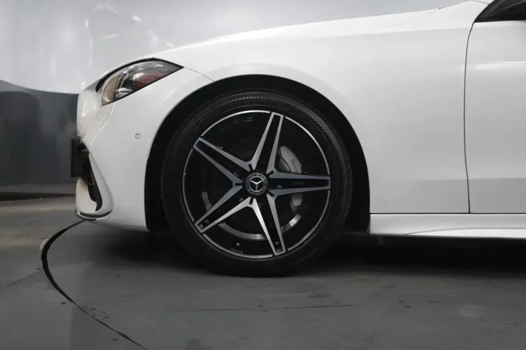 Mercedes-Benz C-Class photo 11