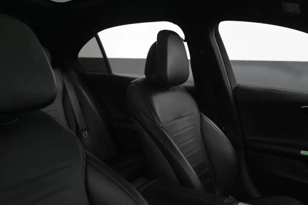 Mercedes-Benz C-Class photo 50