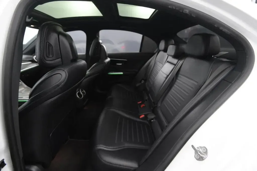 Mercedes-Benz C-Class photo 41