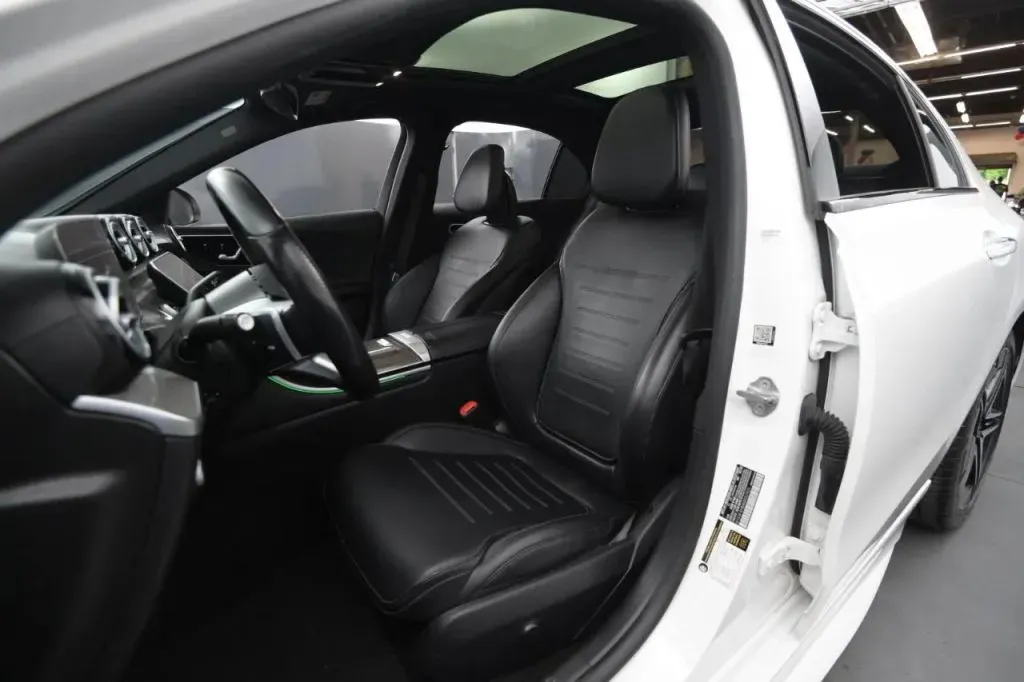 Mercedes-Benz C-Class photo 38