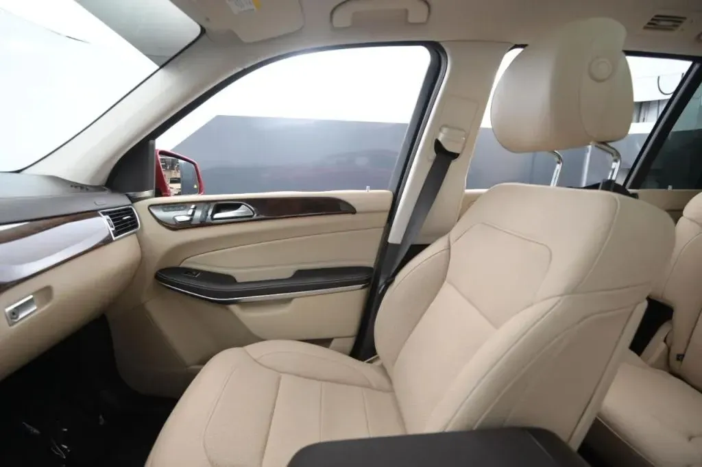 Mercedes-Benz GLS photo 32