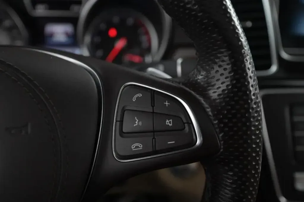 Mercedes-Benz GLS photo 24