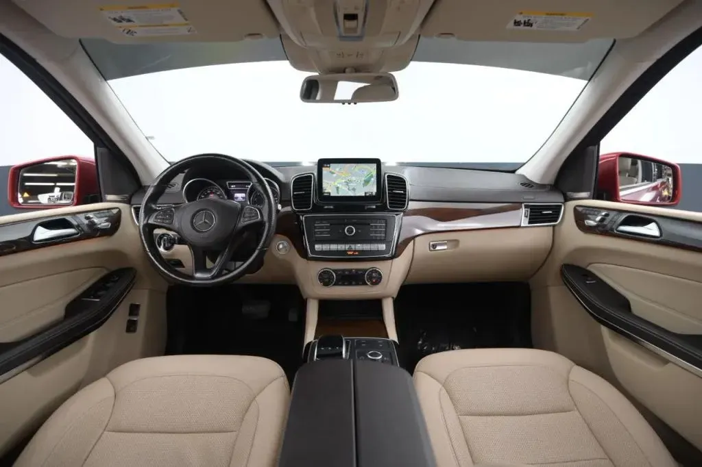 Mercedes-Benz GLS photo 34