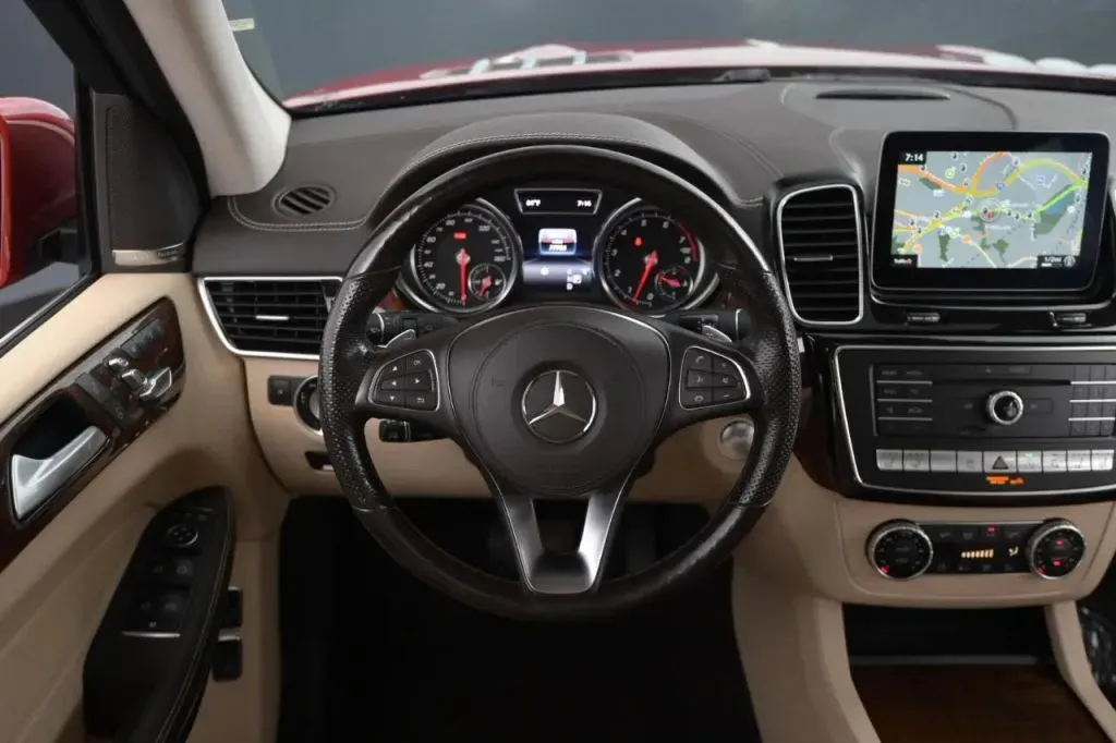 Mercedes-Benz GLS photo 40