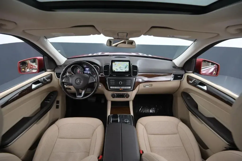 Mercedes-Benz GLS photo 33