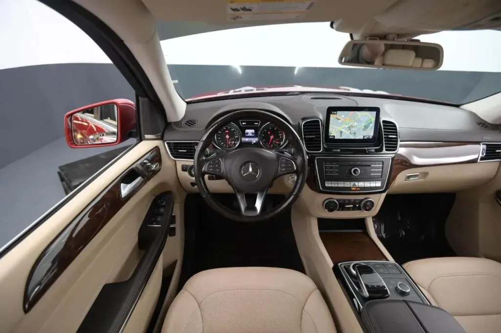 Mercedes-Benz GLS photo 39