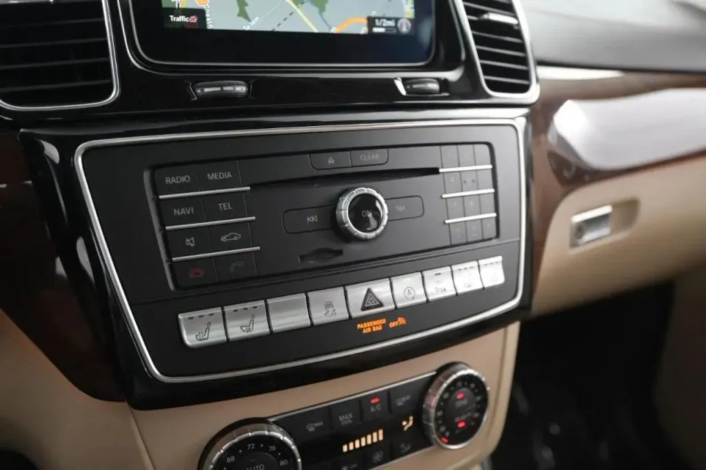 Mercedes-Benz GLS photo 30