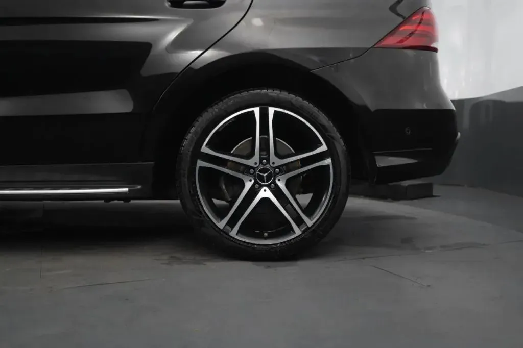 Mercedes-Benz GLE photo 17