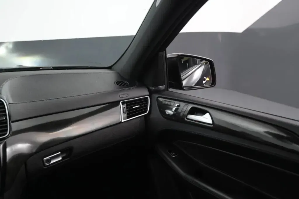 Mercedes-Benz GLE photo 37
