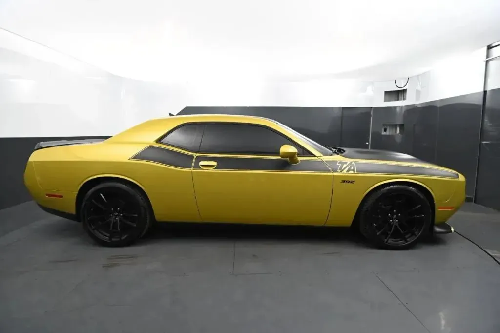 Dodge Challenger photo 6