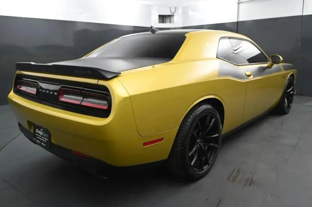 Dodge Challenger photo 5