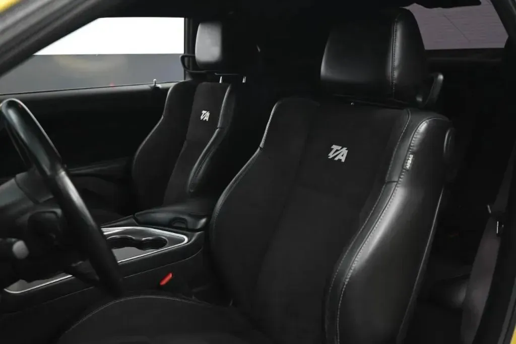 Dodge Challenger photo 40