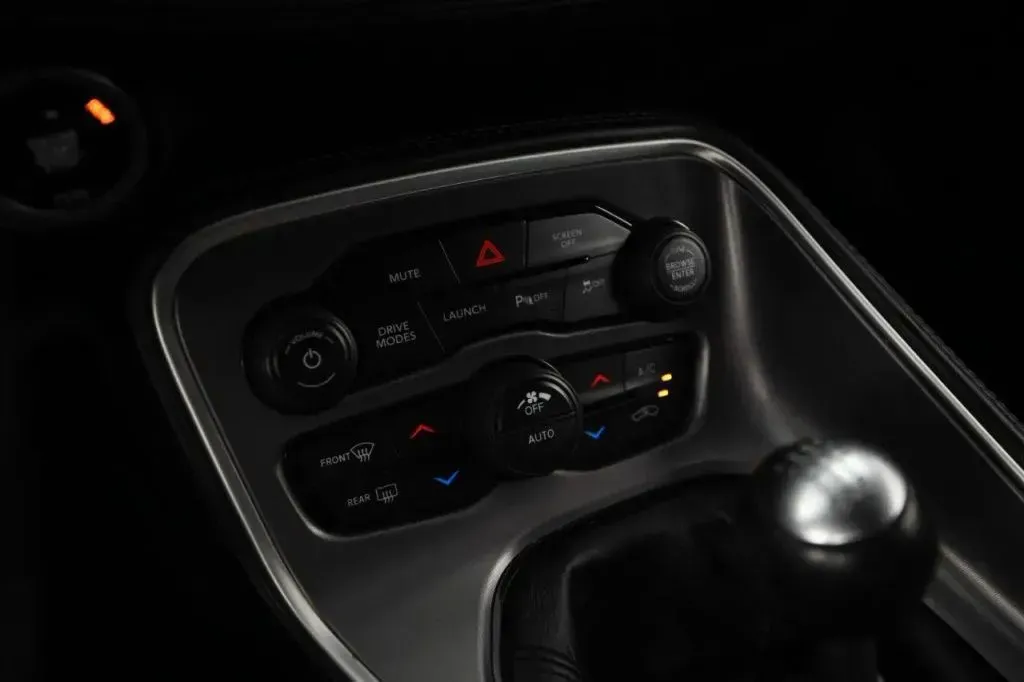 Dodge Challenger photo 32