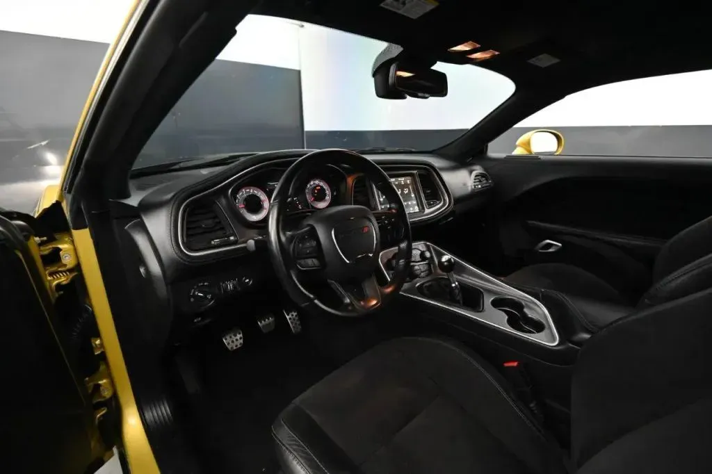Dodge Challenger photo 38