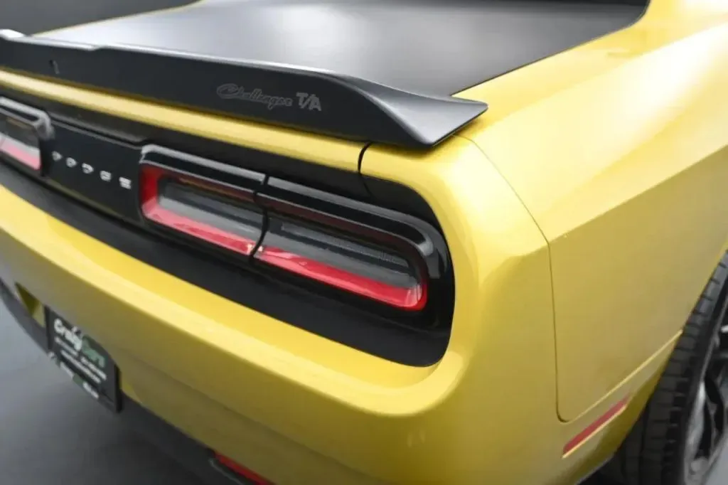 Dodge Challenger photo 16