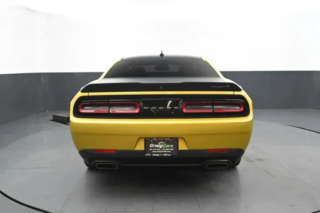 Dodge Challenger photo 4