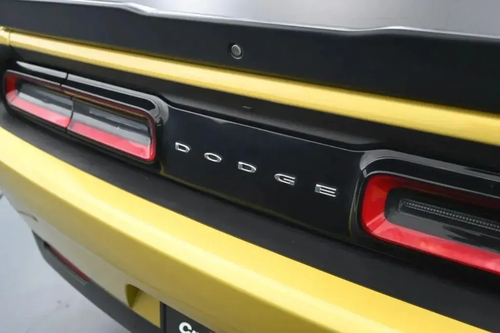 Dodge Challenger photo 15