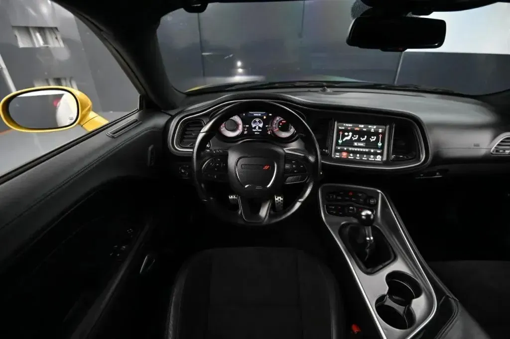 Dodge Challenger photo 26
