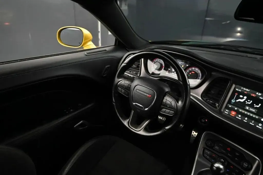 Dodge Challenger photo 24