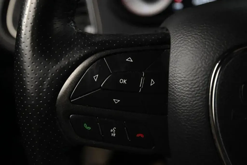 Dodge Challenger photo 35