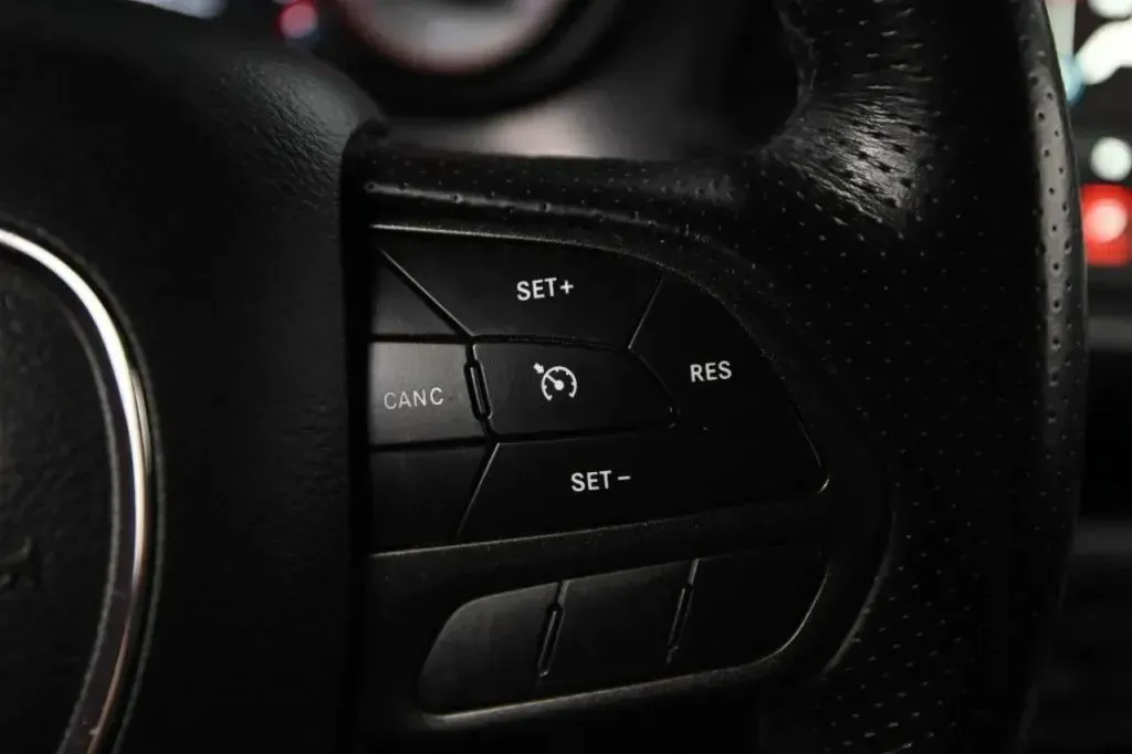 Dodge Challenger photo 34