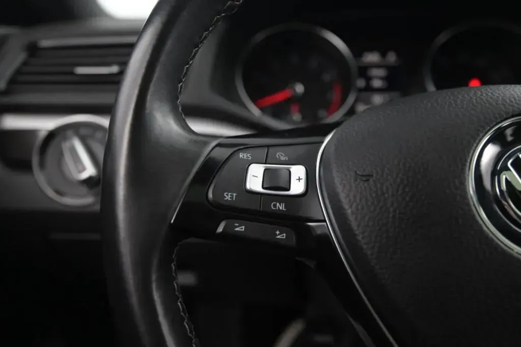 Volkswagen Passat photo 18