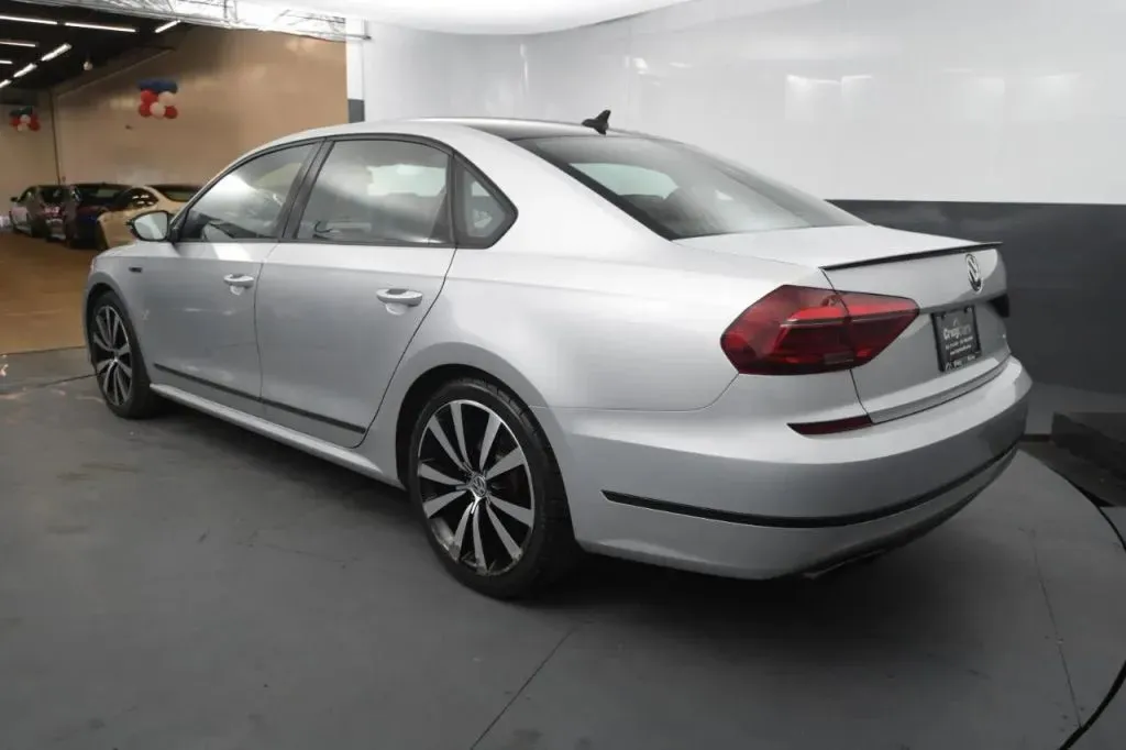 Volkswagen Passat photo 3