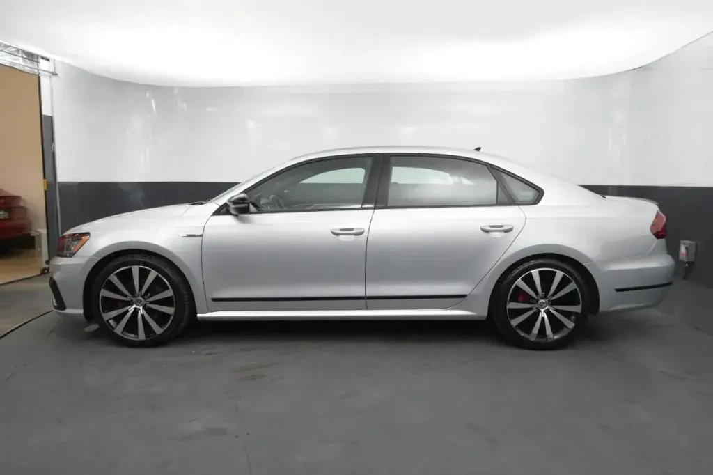 Volkswagen Passat photo 2