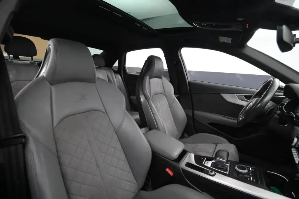 Audi S4 photo 47