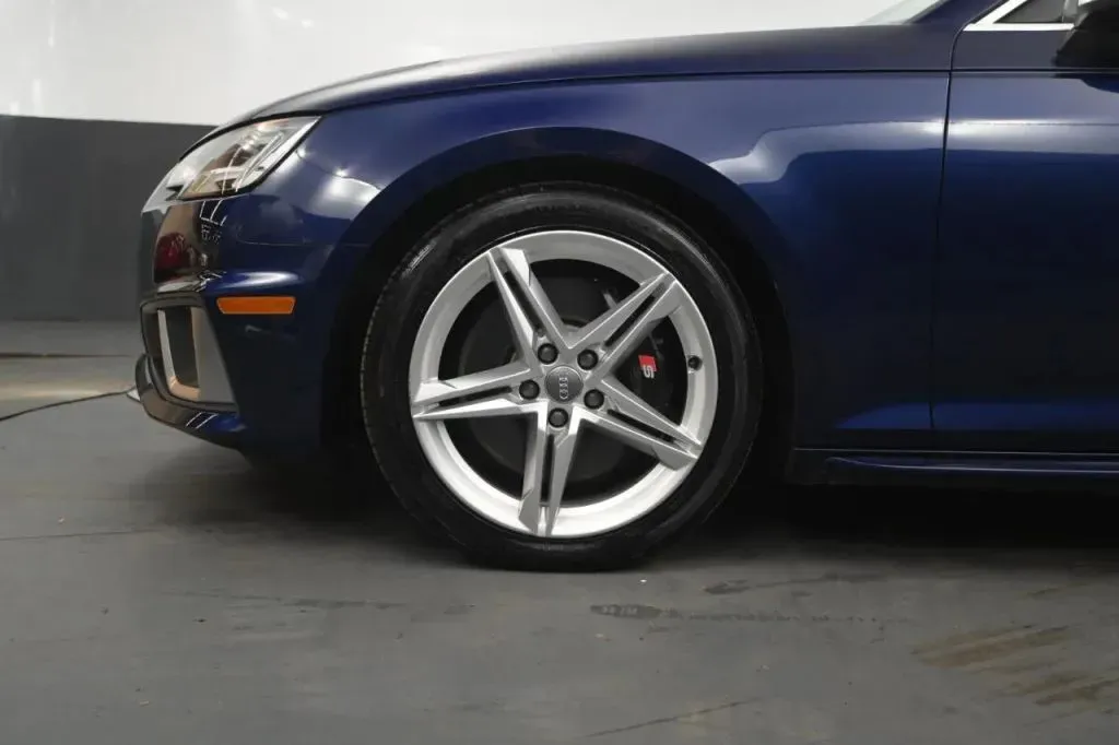 Audi S4 photo 11