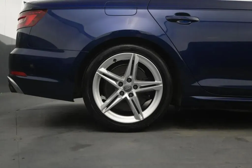 Audi S4 photo 16