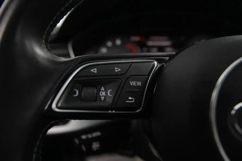 Audi S4 photo 21