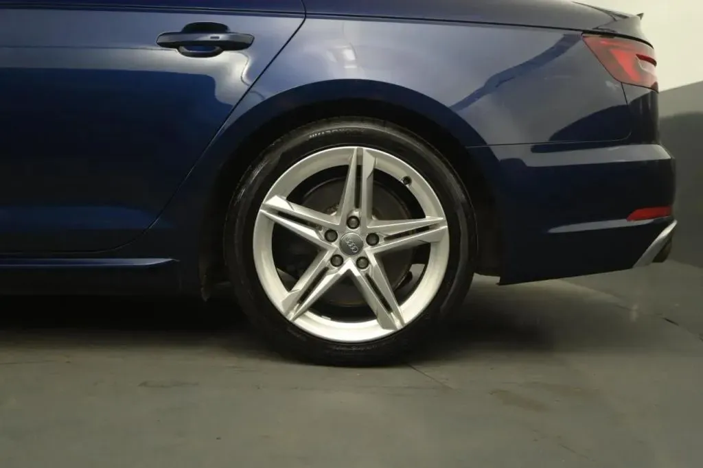 Audi S4 photo 13