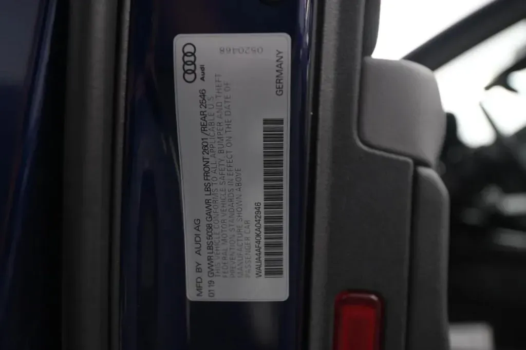 Audi S4 photo 19